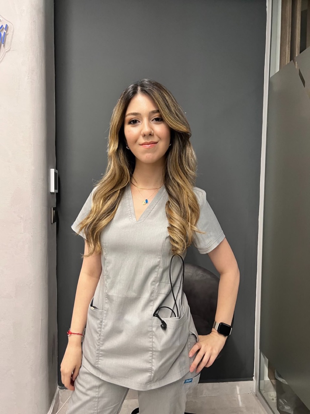 Özge, Welldent Başasistanı